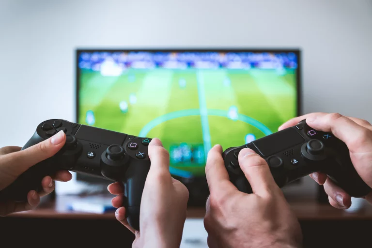 Video games “more popular than footy” in Australia, says report