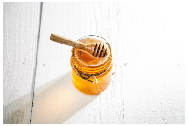 The Art of Drizzling: Creative Ways to Use Manuka Honey in Desserts