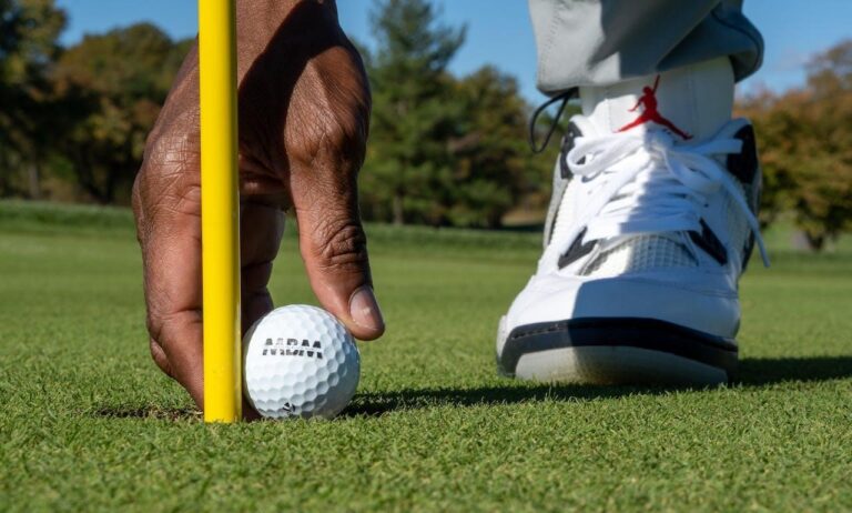 Swing into Gifting: Top Picks for Golf Enthusiasts