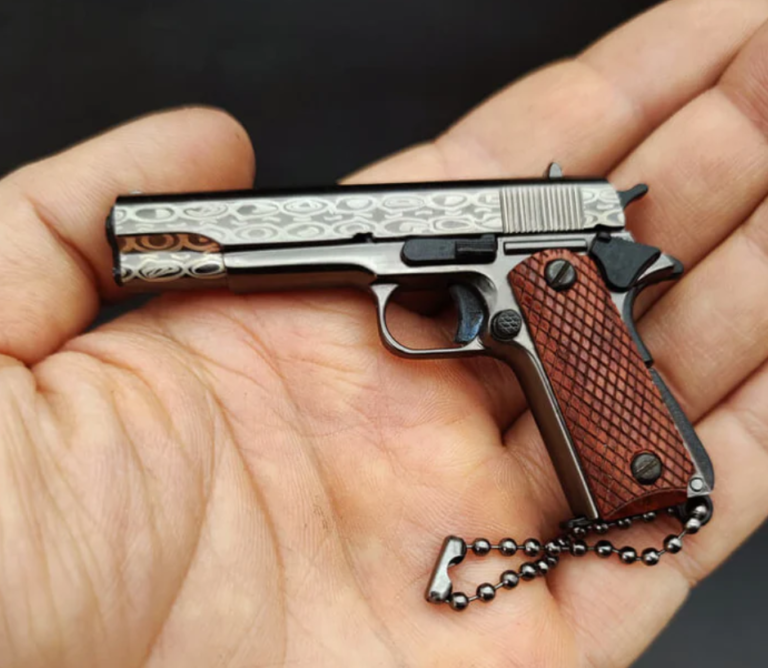 Functional Keychains: Elevate Your Everyday Carry with Ematok™ Gun Keychain