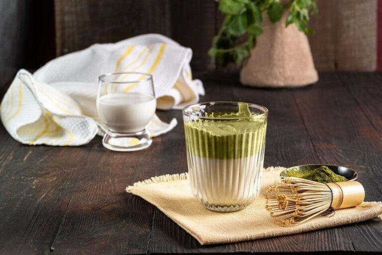 Making Matcha Green Tea Without A Bamboo Whisk: Tips And Techniques