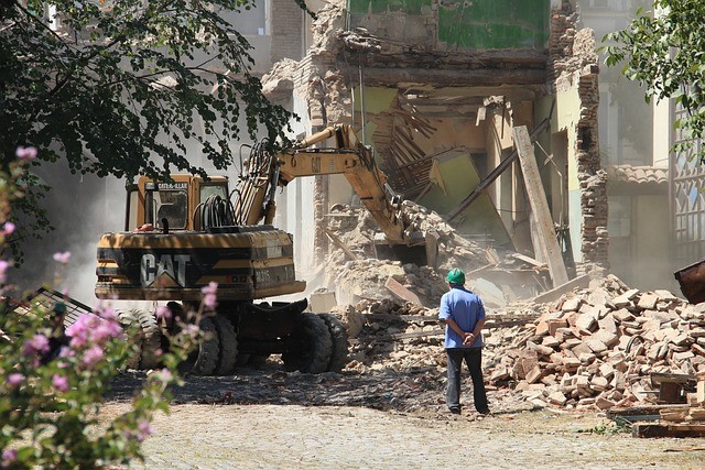 Home Demolition vs Professional Tear Down