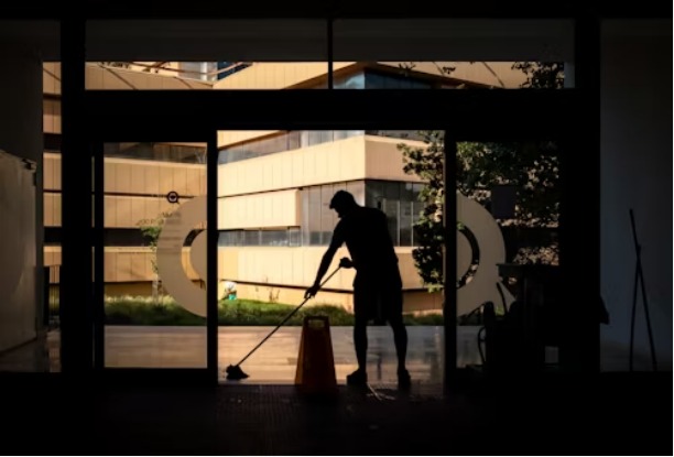 Clean Office, Happy Business: Your Ultimate Guide to Finding the Right Cleaning Service