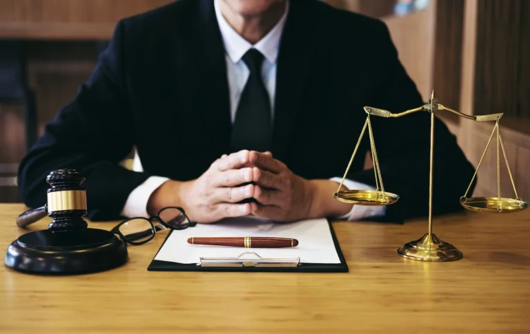 Top Signs You Need to Hire a Good Criminal Lawyer