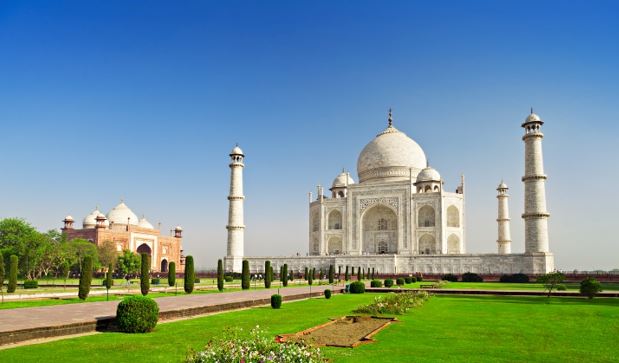 Discover the Taj Mahal: A Majestic Day Tour from Delhi