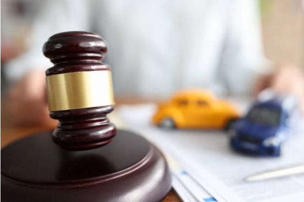 Why Hiring an Expert Car Accident Lawyer is Crucial