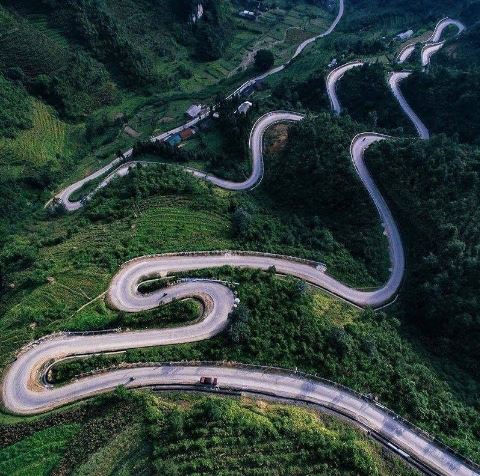 Ha Giang Loop makes young people around the world crazy