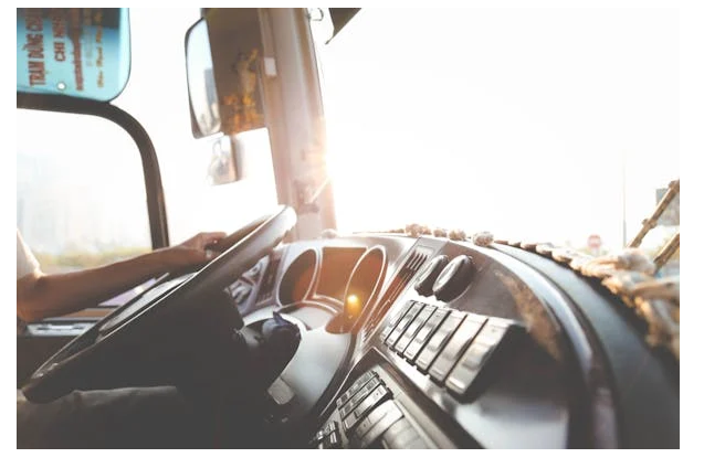 Get to Know the Key Features of HGV Training in the UK