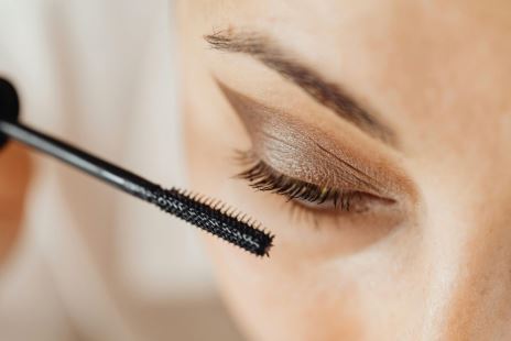 Summer Eye Makeup Tips & Trends to Elevate Your Look Instantly