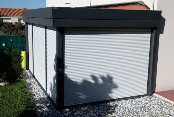 The Gate That Doesn’t Just Close – It Commands