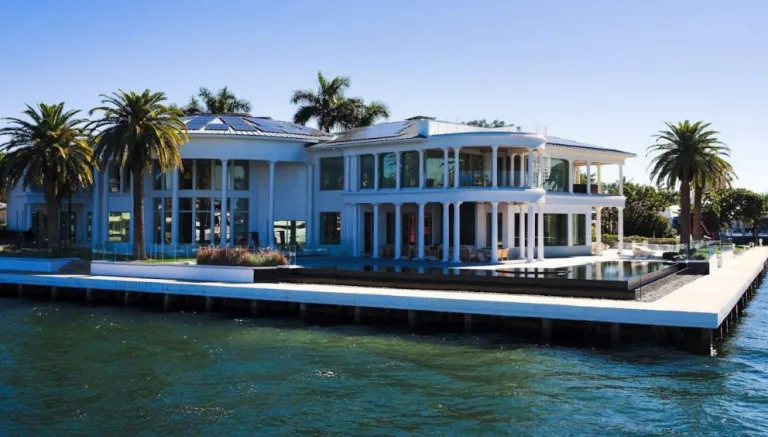 Your Private Paradise: Why Luxury Beachfront is Unrivaled