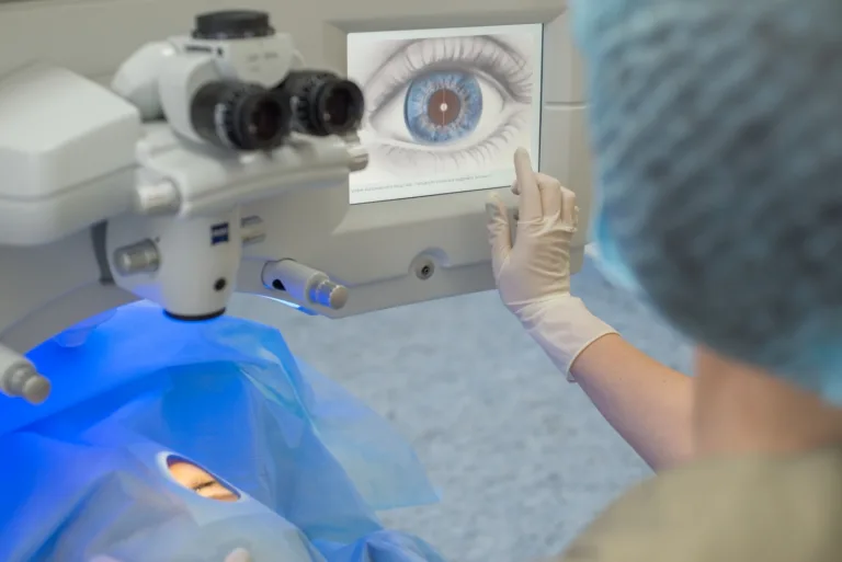How Robotic Laser Cataract Surgery Is Changing the Future of Vision Care