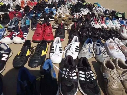 Navigating the Bulk Used Shoe Business: Online & Offline Strategies