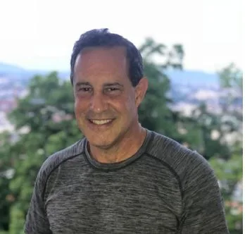 From Operating Room to Global Stage: Dr. Cerfolio’s Vision for Patient-Centered Care