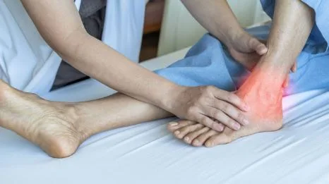 Can You Wear Regular Footwear When Recovering from Tendonitis?