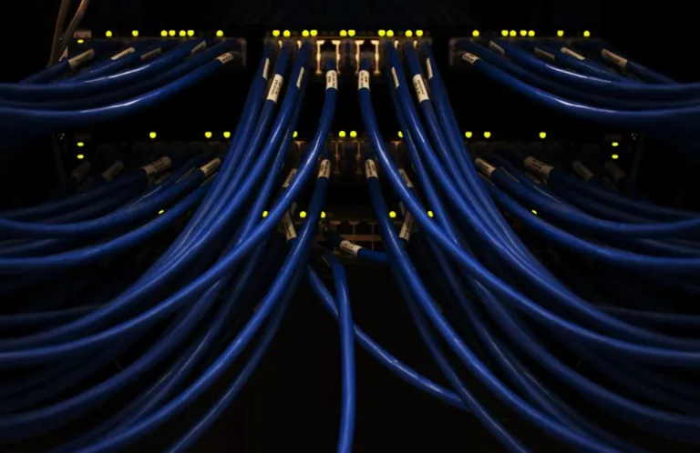 What Is the Average Type of Internet Connection & Speed for Businesses?