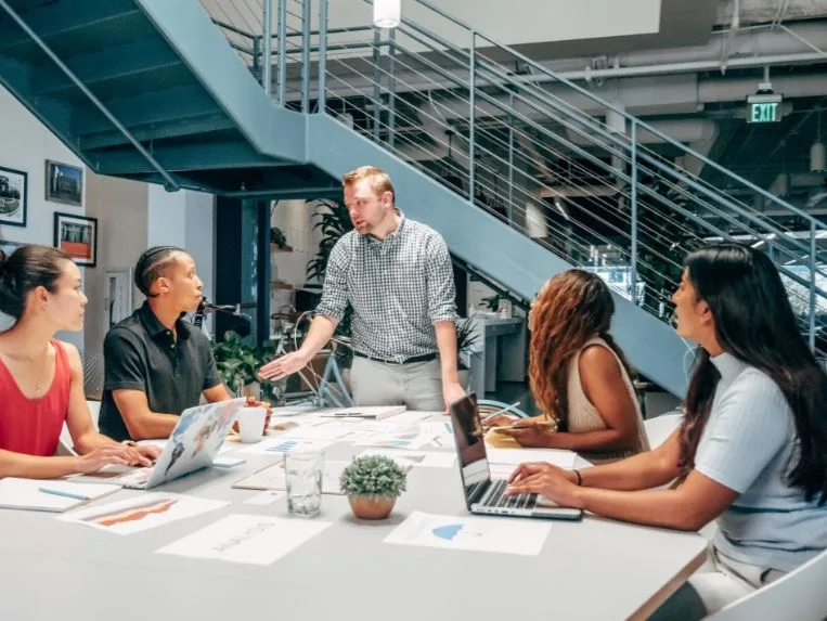 Why Partnering with a Social Media Marketing Agency is Essential for Business Growth