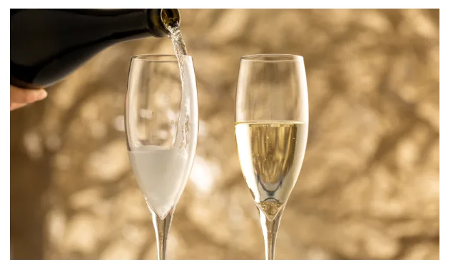 Sparkling Wine vs Champagne: Which Is Healthier for Your Heart and Waistline?