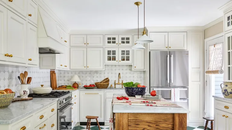 How to Pair Floor Tiles with Kitchen Cabinets?