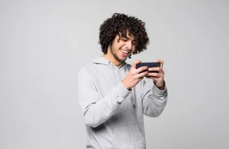 Tech Industry Analysis: How Social Gaming Platforms Fuel Mobile Entertainment Growth by 2025