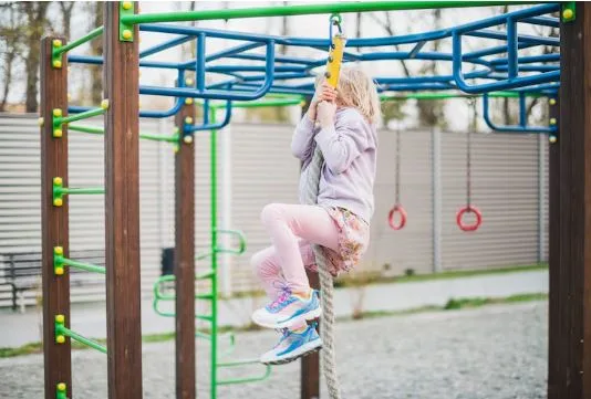 Why Monkey Bars are Still the Fav Outdoor Play Equipment in Aussie Backyards