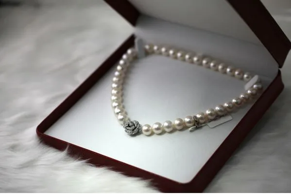 Luxury at Your Fingertips: How Bespoke Jewelleries Creates Online Revolution