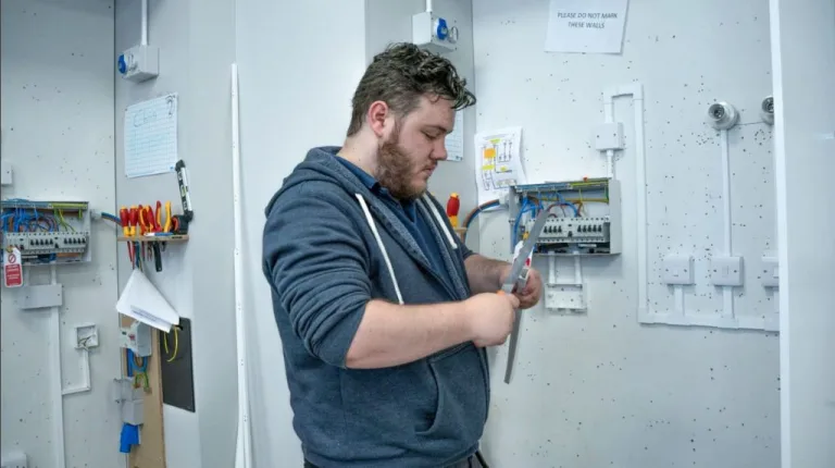 Level 2 Electrical Installation in Birmingham: a practical starter route with Elec Training