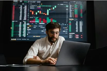 The Analyst Edge in a Turbulent Tech Market