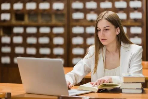 Best Online Degrees to Switch Careers After B.Com