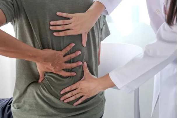 How Physical Therapy Supports Recovery from Back Issues