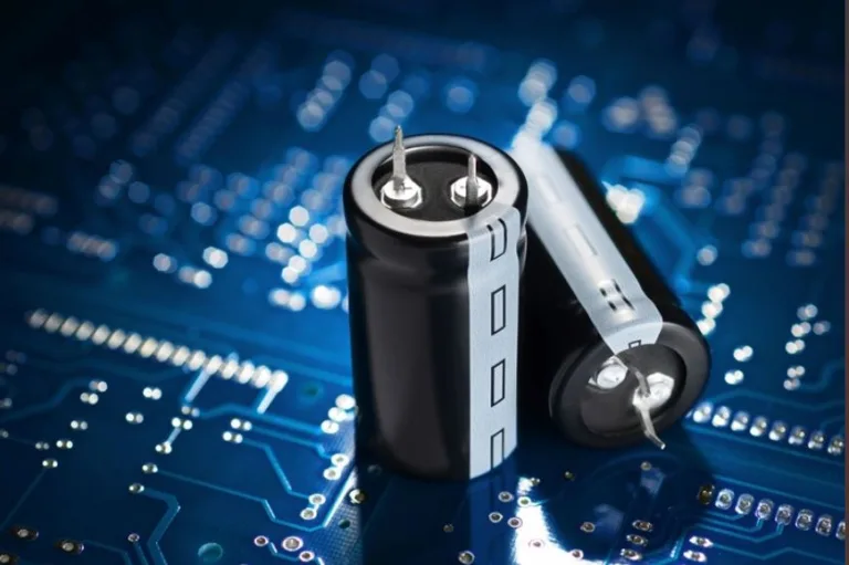 Smartphones and Wearables: Why Capacitors and ICs Matter More Than Ever