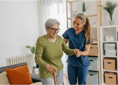 Live-In Elderly Care: Staying Independent—and Safe—at Home in LA