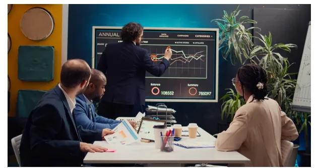 Strategy vs. Tactics: The Real Difference That Defines Business Growth