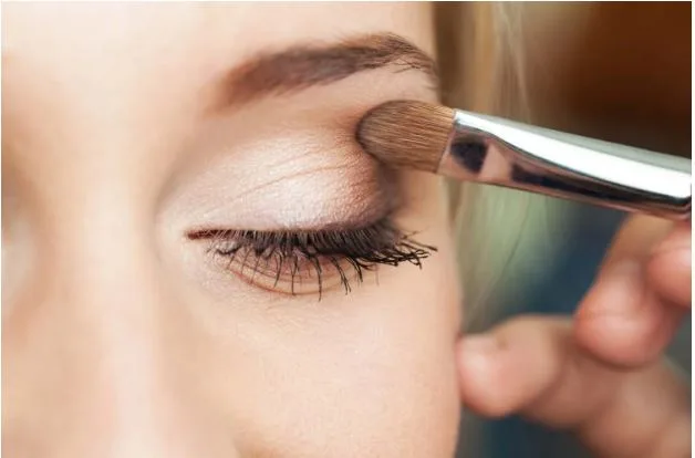 The Psychology of Glam: Why Makeup Boosts Confidence and Style