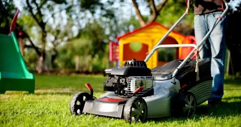 Choosing the Right Lawn Mowing Service for Your Home