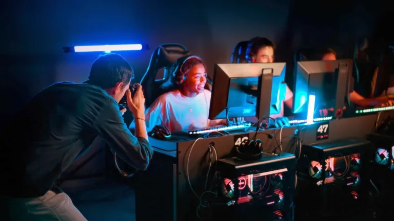 The Business of Esports Inside a Billion Dollar Entertainment Industry