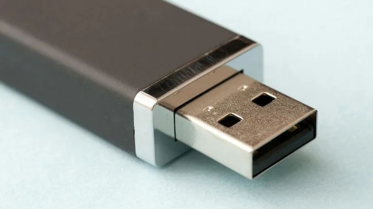 Why Wooden USB Sticks Are the Perfect Blend of Nature and Technology