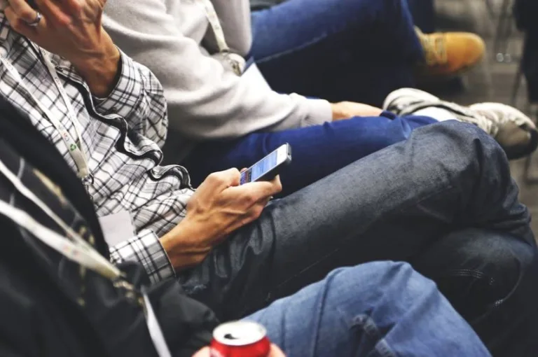 What Small Businesses Need To Know About Text Message Technology