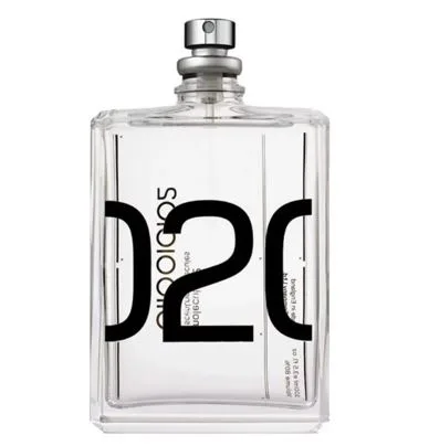 The Scent That Stays: How Perfume Becomes Part of Our Memories