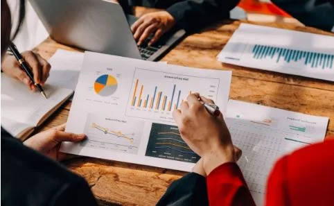 Understanding the Role of a Financial Advisor Calgary Residents Can Rely On