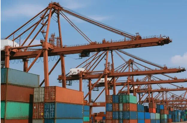 How to Choose the Right Container for Shipping From China (Practical Tips)