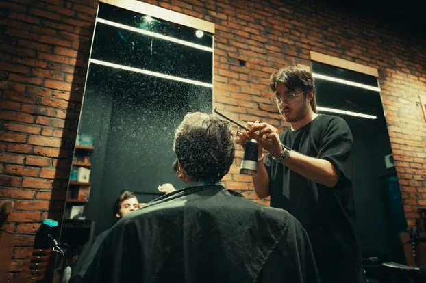 What to Look for When Choosing a Barber: Experience, Style, and Atmosphere