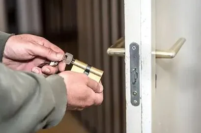 Why Local Businesses and Homeowners Rely on a Locksmith in Lake Worth for Everyday Security