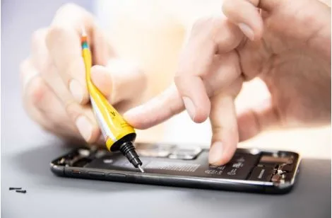 DIY vs Professional iPhone Repair Dubai: Which Option Is Better?