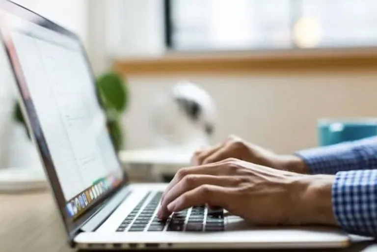 Rent Laptops for Hybrid Work: The Smart IT Solution for Modern Teams