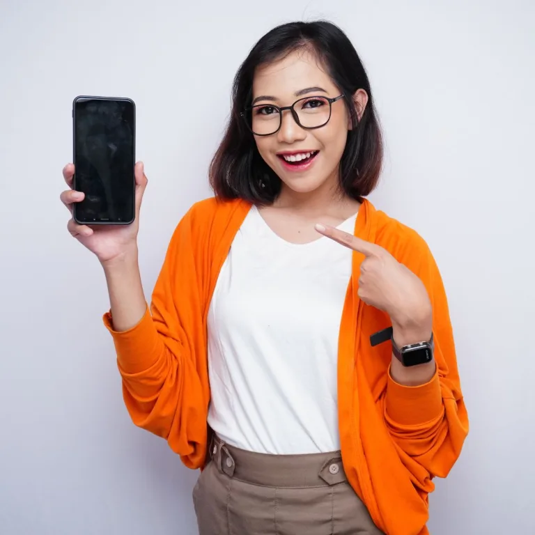 7 First-Timer Travel Mistakes That a Good eSIM Plan Prevents Across Romania, Israel, and Malaysia in 2026