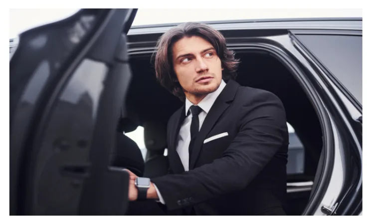 Fontainebleau Aviation Car Service: Punctuality and Luxury Combined