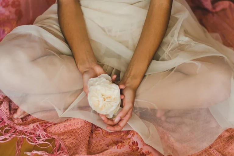 Unbecoming: How Feminine Healing Restores Your Self-Wort