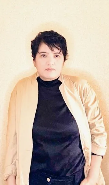 Living Between Worlds: Catherine Bartolome and the Art of Digital Storytelling