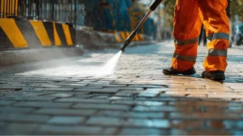 Commercial Pressure Washing Service in Los Angeles: How to Choose a Compliant Provider